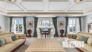Дом 1400м², 2-этажный, участок 35 сот.  
