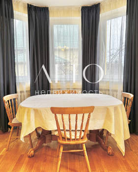 Дом 290м², 3-этажный, участок 5 сот.  