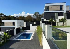 Дом 300м², 3-этажный, участок 5 сот.  