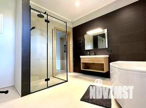 Дом 240м², 2-этажный, участок 6 сот.  