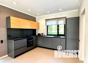 Дом 240м², 2-этажный, участок 6 сот.  