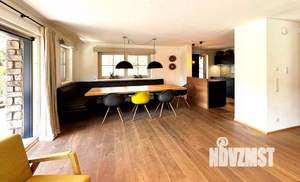 Дом 246м², 3-этажный, участок 6 сот.  