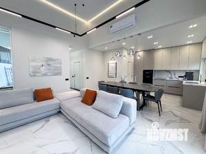 Дом 230м², 3-этажный, участок 3 сот.  