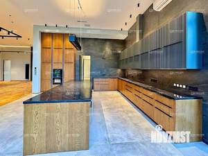 Дом 650м², 2-этажный, участок 30 сот.  