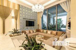 Дом 850м&sup2;, 3-этажный, участок 15 сот.  