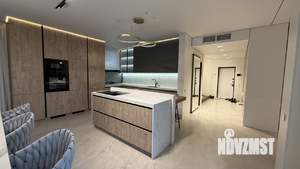 Дом 250м², 2-этажный, участок 6 сот.  