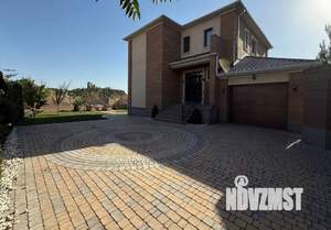 Дом 340м², 3-этажный, участок 7 сот.  