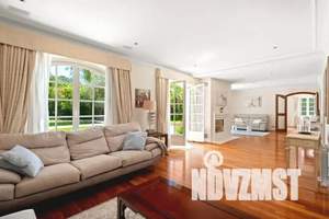 Дом 350м², 2-этажный, участок 9 сот.  