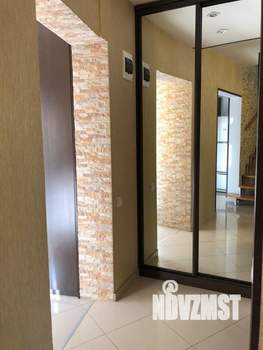 Дом 238м², 3-этажный, участок 5 сот.  