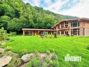 Дом 650м², 2-этажный, участок 30 сот.  