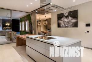 Дом 250м², 2-этажный, участок 10 сот.  