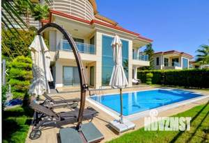 Дом 200м², 2-этажный, участок 6 сот.  