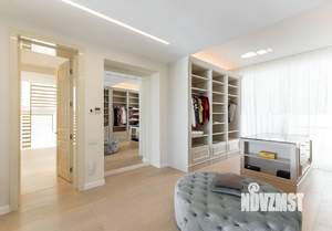 Коттедж 720м², 3-этажный, участок 10 сот.  