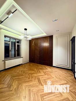 Коттедж 400м², 2-этажный, участок 7 сот.  