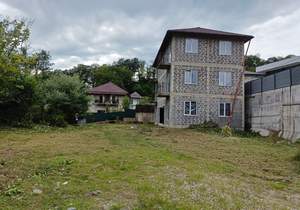 Дом 340м&sup2;, 3-этажный, участок 6 сот.  