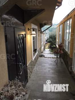 Дом 450м², 3-этажный, участок 9 сот.  