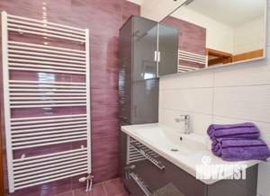 Дом 220м², 2-этажный, участок 6 сот.  