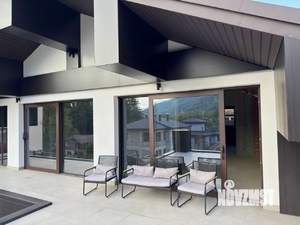 Дом 520м², 3-этажный, участок 6 сот.  