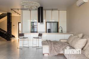 Коттедж 290м², 2-этажный, участок 9 сот.  