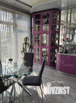 Дом 278м², 3-этажный, участок 8 сот.  