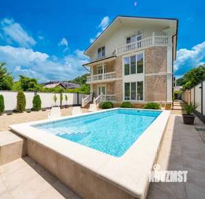 Дом 254м², 3-этажный, участок 6 сот.  