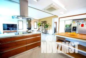 Коттедж 260м², 2-этажный, участок 7 сот.  