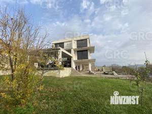 Дом 296м², 3-этажный, участок 6 сот.  