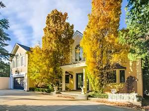 Дом 310м², 2-этажный, участок 9 сот.  