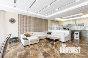 Дом 285м², 3-этажный, участок 8 сот.  