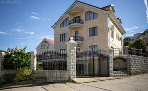 Дом 550м², 3-этажный, участок 15 сот.  