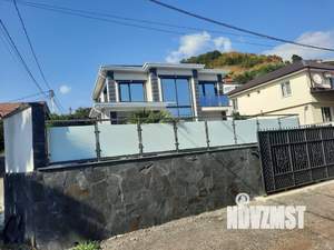 Дом 183м², 2-этажный, участок 4 сот.  