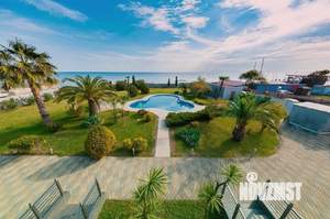 Дом 1000м², 2-этажный, участок 40 сот.  