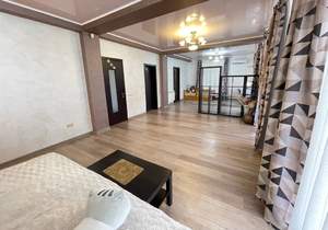 Дом 582м², 3-этажный, участок 5 сот.  