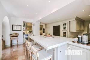 Дом 620м², 2-этажный, участок 30 сот.  