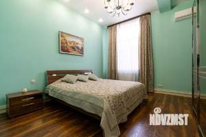 Дом 750м², 2-этажный, участок 24 сот.  