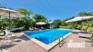 Дом 300м², 3-этажный, участок 13 сот.  