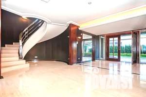 Дом 600м², 3-этажный, участок 11 сот.  