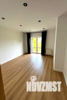 Коттедж 240м², 2-этажный, участок 10 сот.  