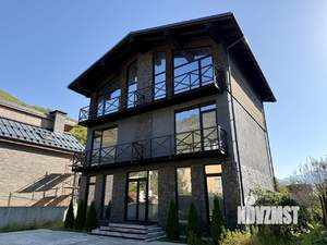 Дом 268м², 3-этажный, участок 5 сот.  