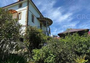 Дом 240м², 2-этажный, участок 10 сот.  