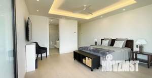 Коттедж 530м², 2-этажный, участок 20 сот.  