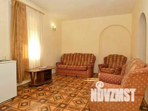 Коттедж 460м², 3-этажный, участок 7 сот.  
