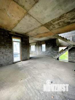 Коттедж 129м², 3-этажный, участок 4 сот.  