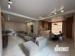 Дом 360м&sup2;, 2-этажный, участок 11 сот.  