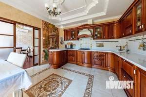 Дом 350м², 2-этажный, участок 10 сот.  