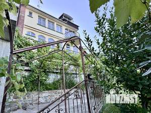 Дом 227м², 4-этажный, участок 6 сот.  