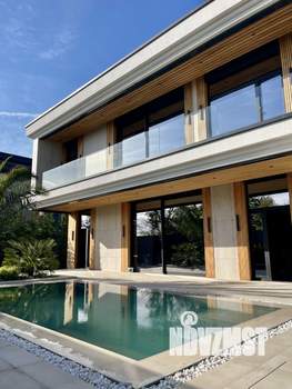 Коттедж 300м², 2-этажный, участок 6 сот.  