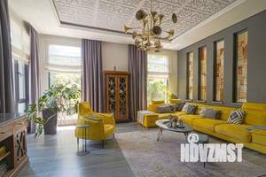 Дом 304м², 3-этажный, участок 7 сот.  