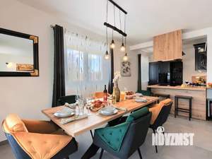 Дом 220м², 2-этажный, участок 8 сот.  