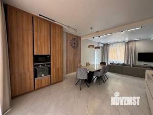 Дом 360м&sup2;, 2-этажный, участок 11 сот.  